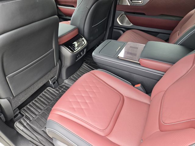 Thumbnail: 2026 INFINITI QX80 - 16