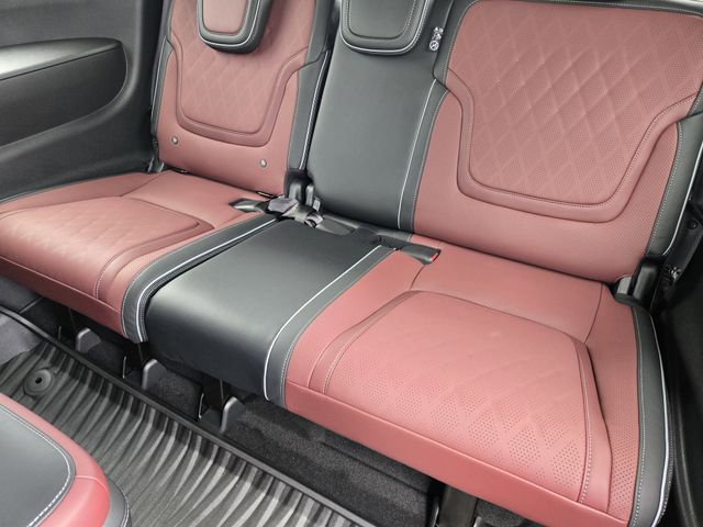 Thumbnail: 2026 INFINITI QX80 - 18