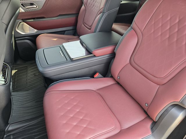 Thumbnail: 2026 INFINITI QX80 - 18