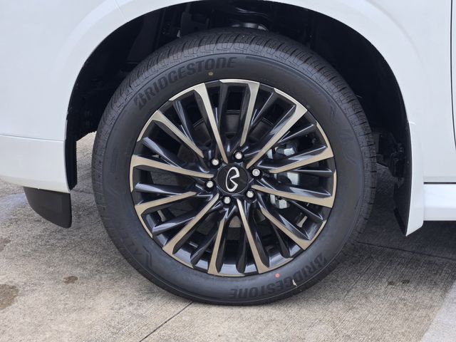 Thumbnail: 2026 INFINITI QX80 - 8