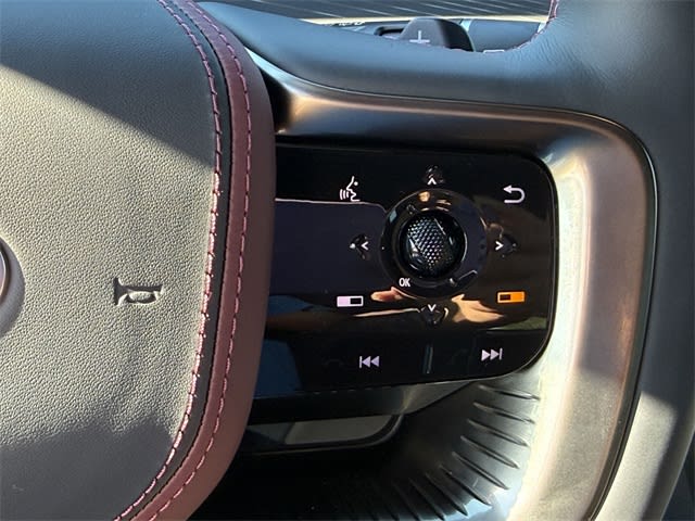 Thumbnail: 2026 INFINITI QX80 - 23