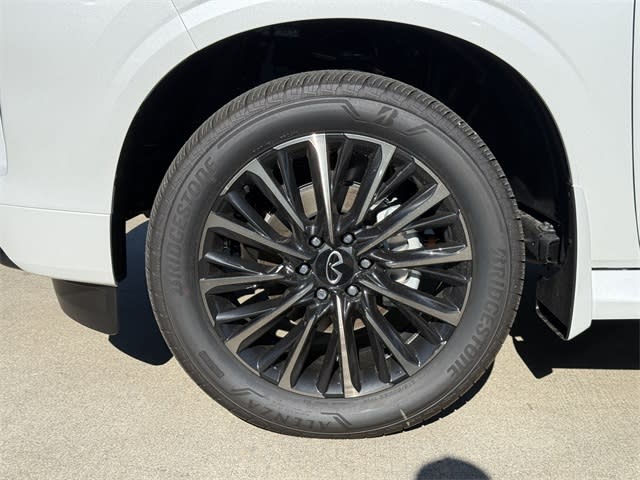 Thumbnail: 2026 INFINITI QX80 - 7