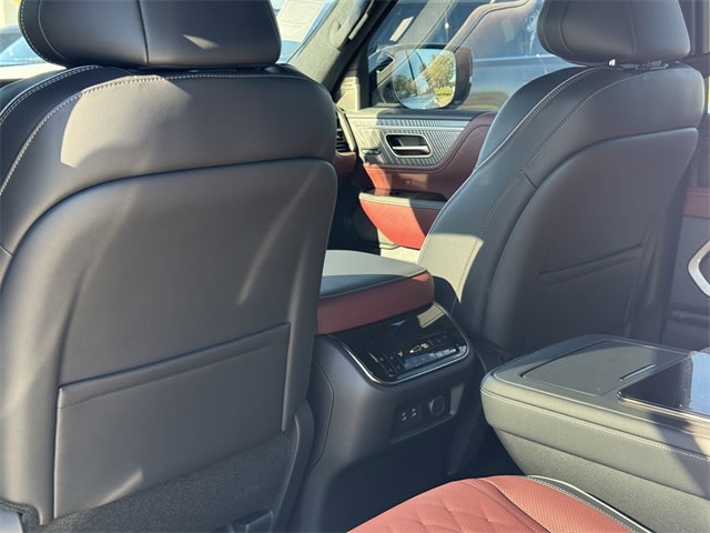 Thumbnail: 2026 INFINITI QX80 - 20