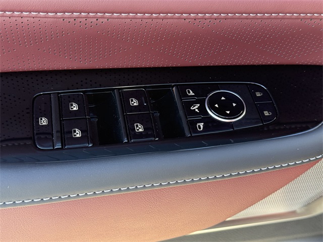 Thumbnail: 2026 INFINITI QX80 - 17