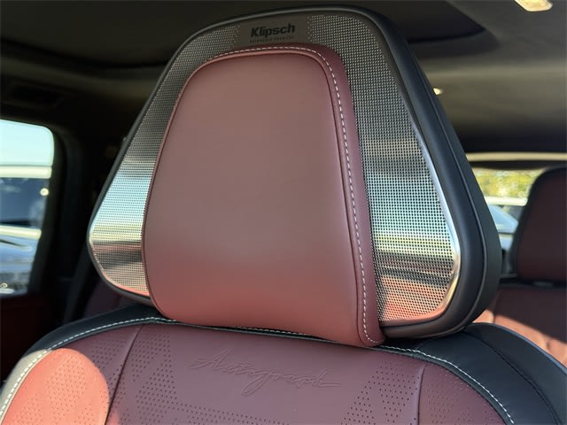 Thumbnail: 2026 INFINITI QX80 - 19