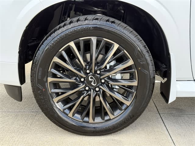 Thumbnail: 2026 INFINITI QX80 - 8