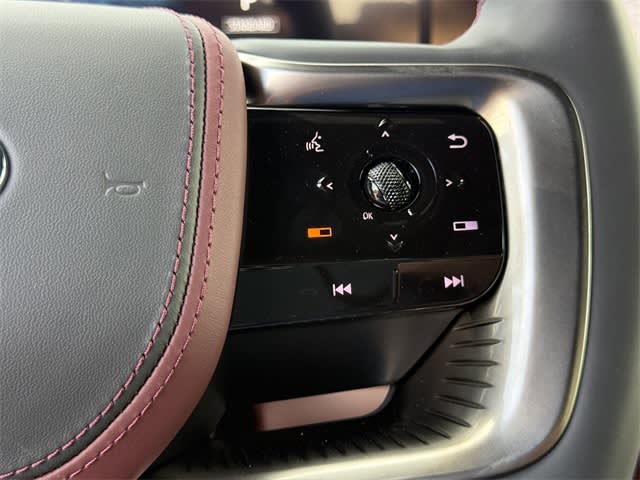 Thumbnail: 2026 INFINITI QX80 - 25