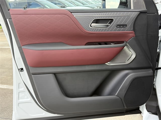 Thumbnail: 2026 INFINITI QX80 - 18