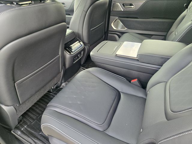 Thumbnail: 2026 INFINITI QX80 - 13
