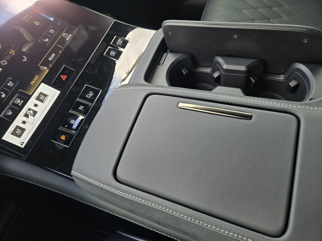 Thumbnail: 2026 INFINITI QX80 - 21