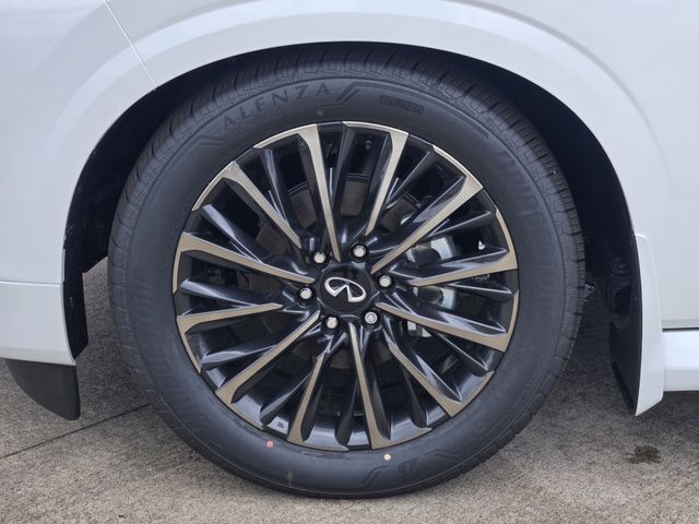 Thumbnail: 2026 INFINITI QX80 - 8