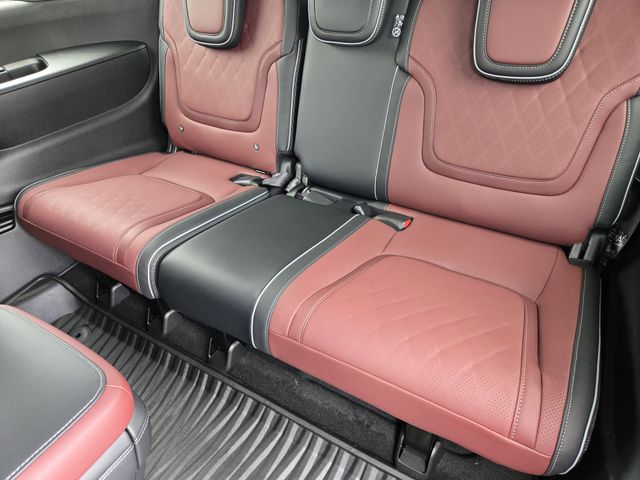 Thumbnail: 2026 INFINITI QX80 - 19