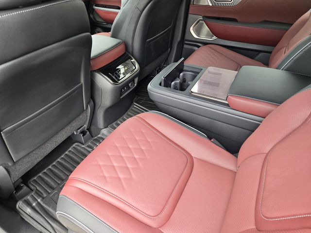 Thumbnail: 2026 INFINITI QX80 - 17