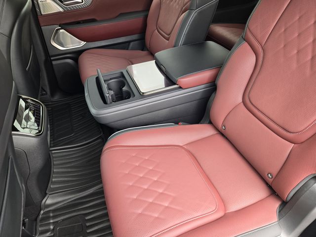 Thumbnail: 2026 INFINITI QX80 - 18