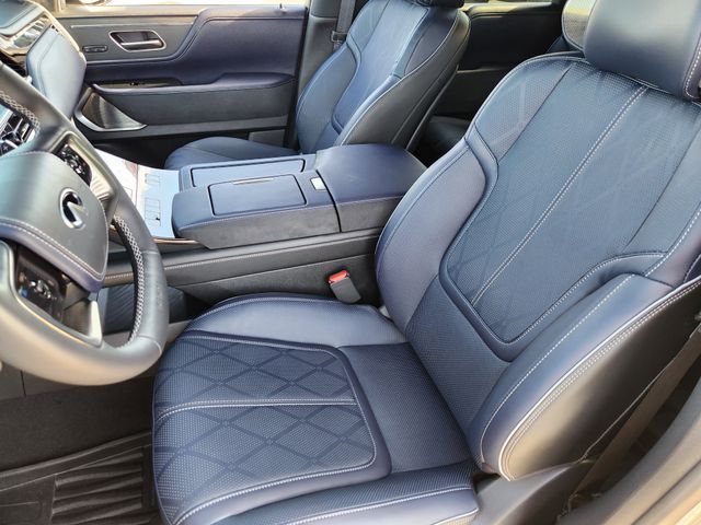 Thumbnail: 2026 INFINITI QX80 - 12