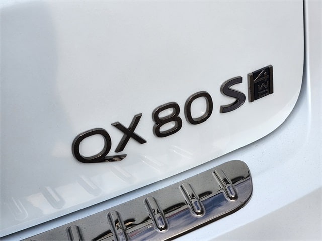 Thumbnail: 2026 INFINITI QX80 - 7