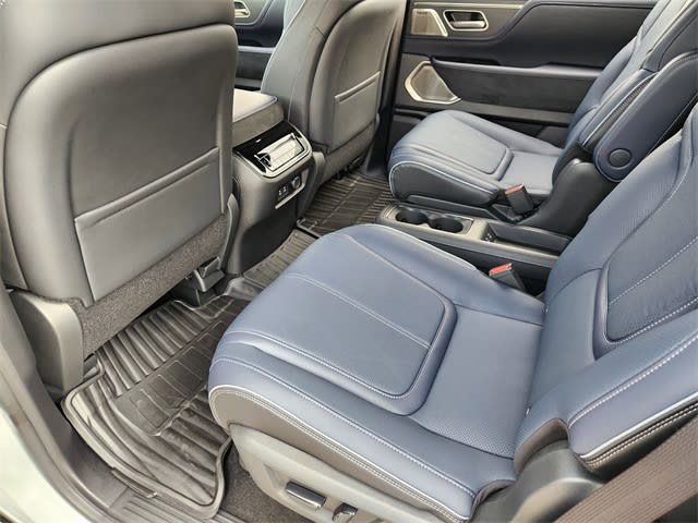 Thumbnail: 2026 INFINITI QX80 - 13