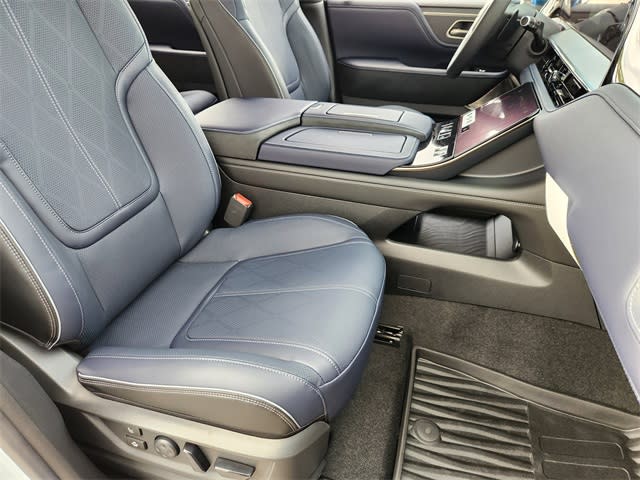 Thumbnail: 2026 INFINITI QX80 - 21