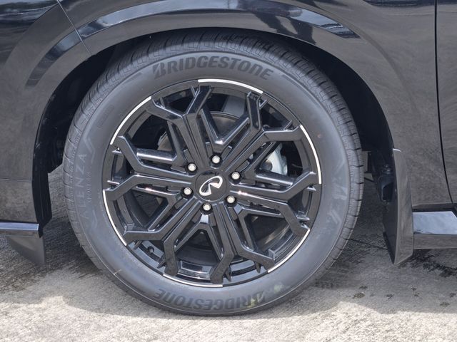 Thumbnail: 2026 INFINITI QX80 - 8