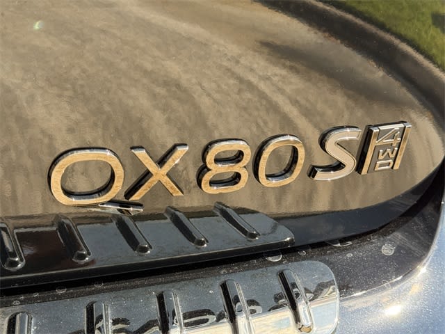Thumbnail: 2026 INFINITI QX80 - 6