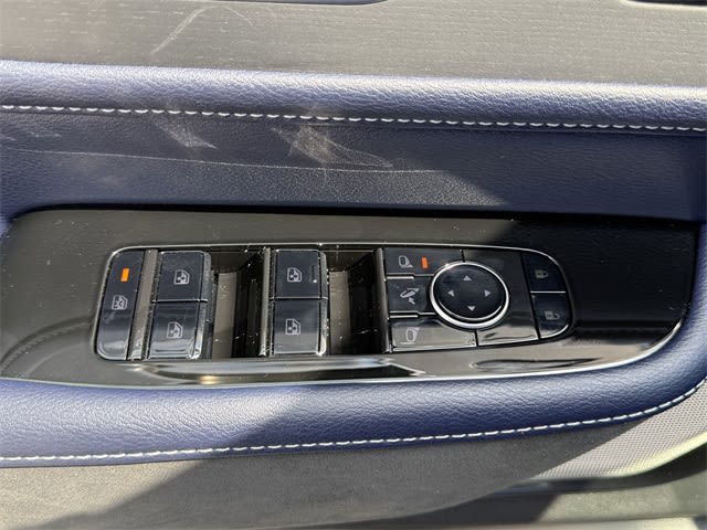 Thumbnail: 2026 INFINITI QX80 - 18