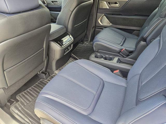 Thumbnail: 2026 INFINITI QX80 - 17