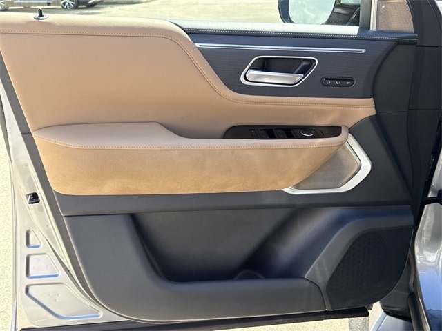 Thumbnail: 2025 INFINITI QX80 - 18