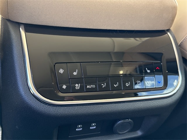 Thumbnail: 2025 INFINITI QX80 - 21