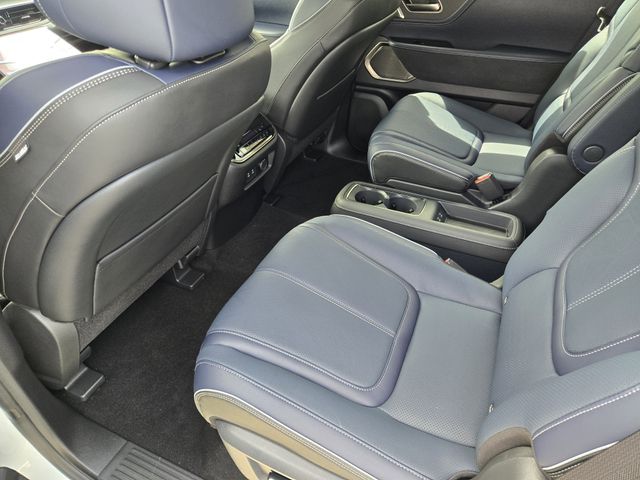 Thumbnail: 2026 INFINITI QX80 - 13