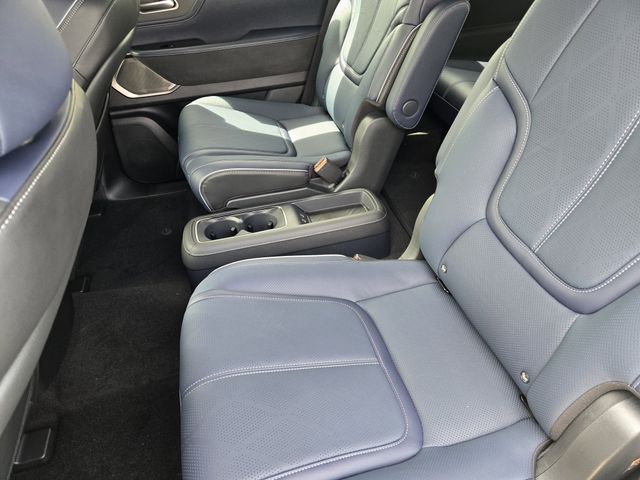 Thumbnail: 2026 INFINITI QX80 - 18