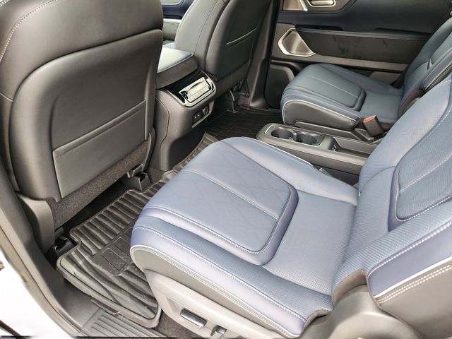Thumbnail: 2026 INFINITI QX80 - 18