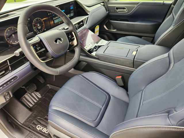 Thumbnail: 2026 INFINITI QX80 - 11