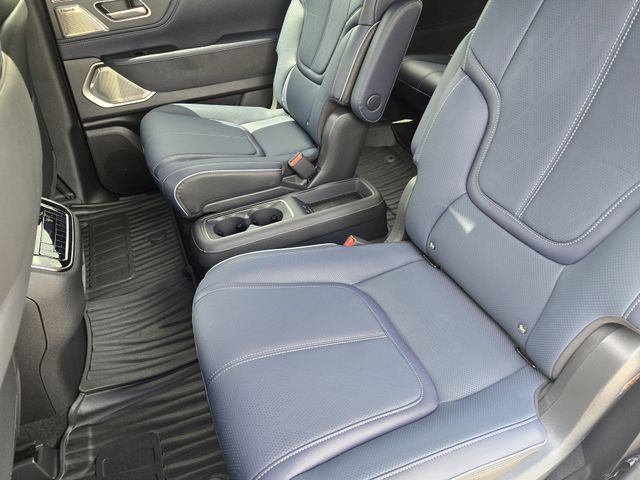Thumbnail: 2026 INFINITI QX80 - 19