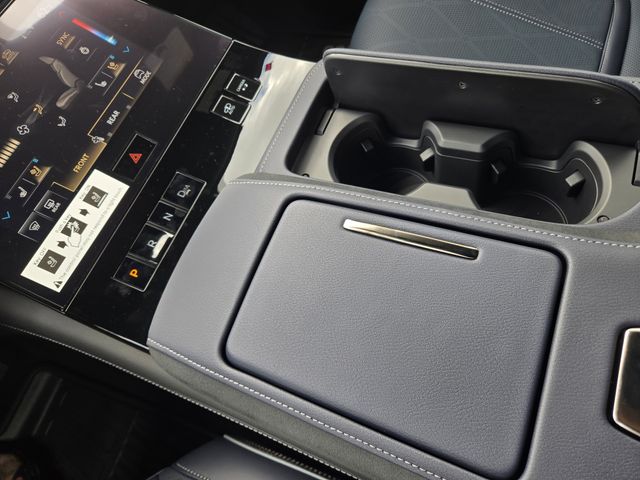 Thumbnail: 2026 INFINITI QX80 - 22