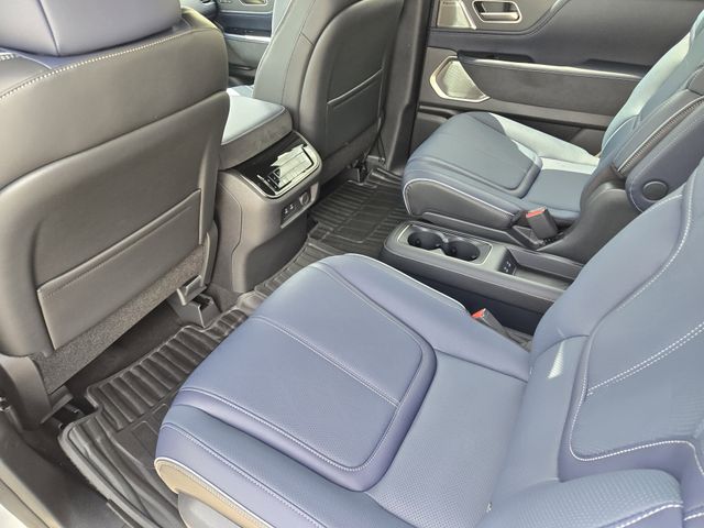 Thumbnail: 2026 INFINITI QX80 - 13