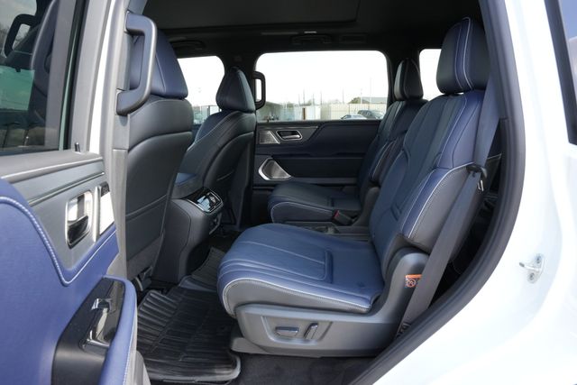 Thumbnail: 2026 INFINITI QX80 - 13