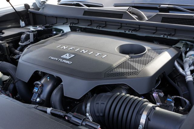 Thumbnail: 2026 INFINITI QX80 - 9