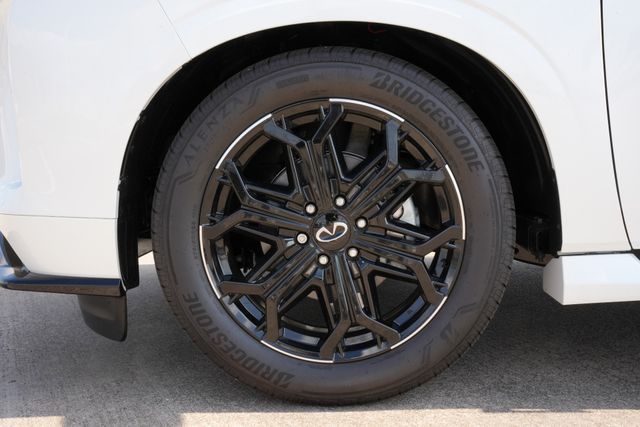Thumbnail: 2026 INFINITI QX80 - 8