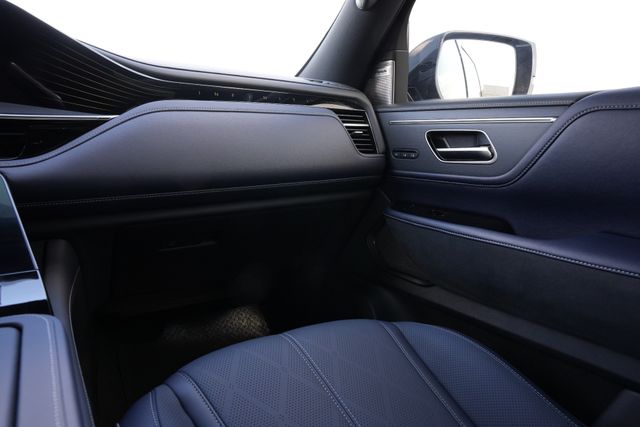 Thumbnail: 2026 INFINITI QX80 - 20