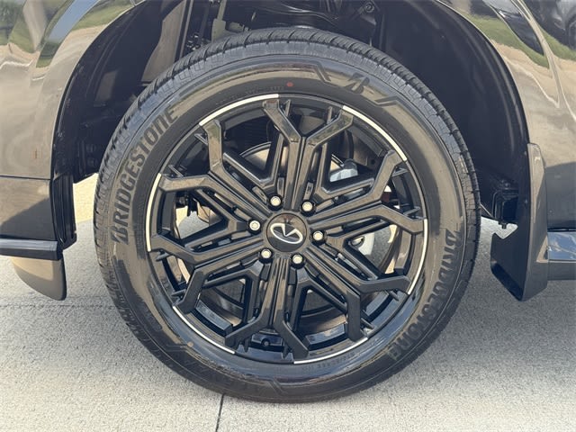 Thumbnail: 2026 INFINITI QX80 - 7