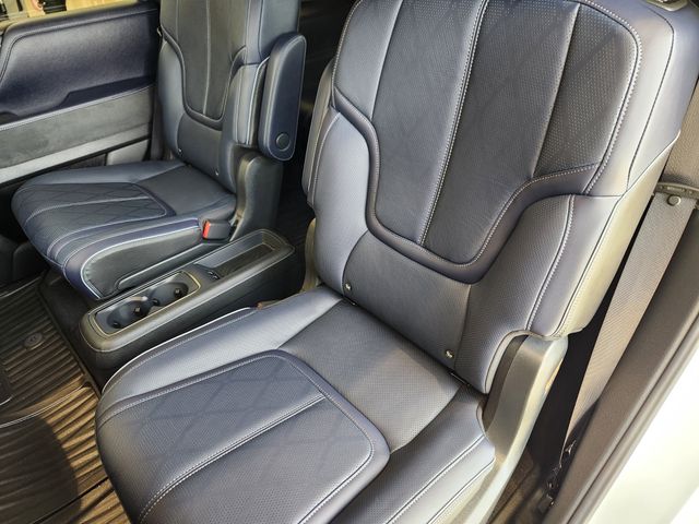 Thumbnail: 2026 INFINITI QX80 - 21