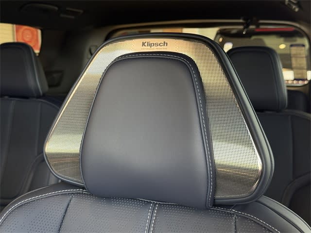 Thumbnail: 2026 INFINITI QX80 - 27