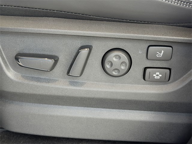 Thumbnail: 2026 INFINITI QX80 - 28