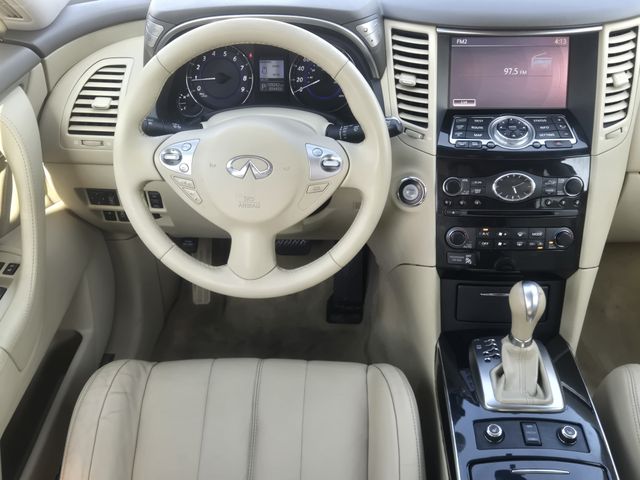 Thumbnail: 2016 INFINITI QX70 - 8
