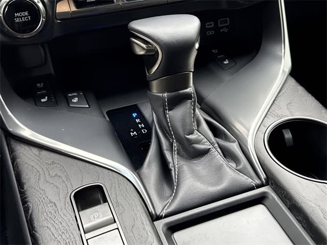 Thumbnail: 2024 Lexus ES - 16