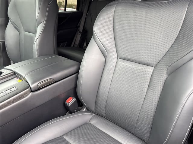 Thumbnail: 2024 Lexus ES - 11