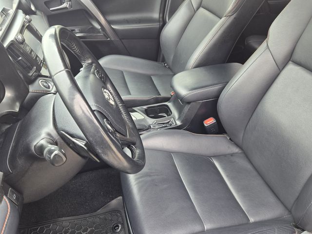 Thumbnail: 2018 Toyota RAV4 - 11