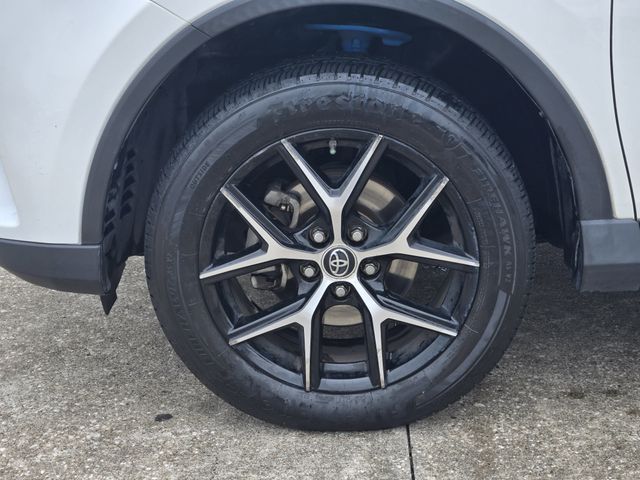 Thumbnail: 2018 Toyota RAV4 - 8