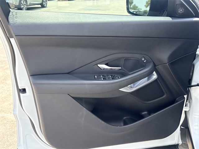 Thumbnail: 2020 Jaguar E-Pace - 19