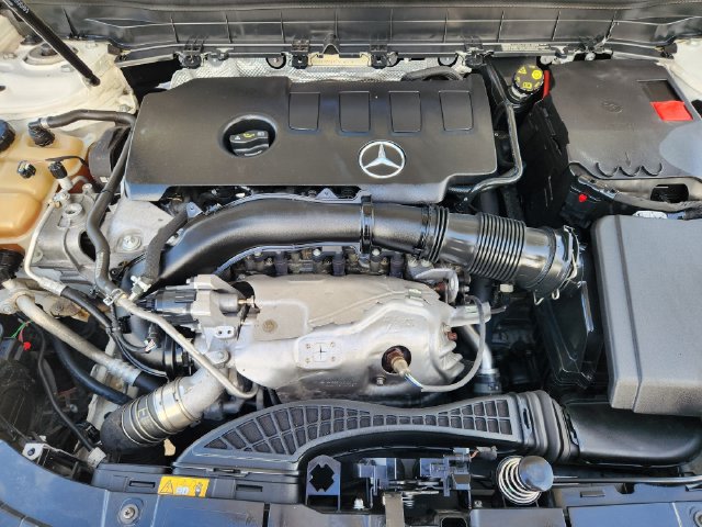 Thumbnail: 2020 Mercedes-Benz GLB - 9